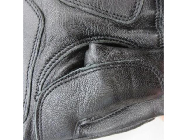Rosso
StyleLab
Leather Gloves
Size L