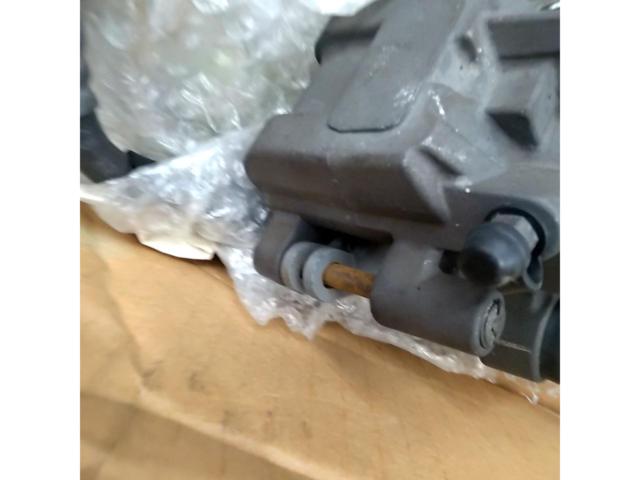 Genuine Honda parts
Caliper set
NSR250R (MC21) removed