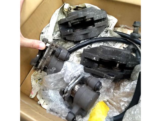 Genuine Honda parts
Caliper set
NSR250R (MC21) removed
