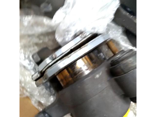 Genuine Honda parts
Caliper set
NSR250R (MC21) removed