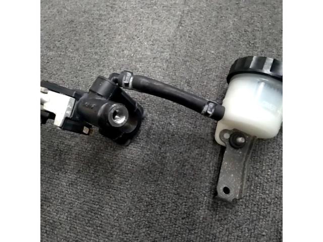 KAWASAKI
Kawasaki genuine brake master cylinder
5/8
Removed from ZX12R (ZXT20A)