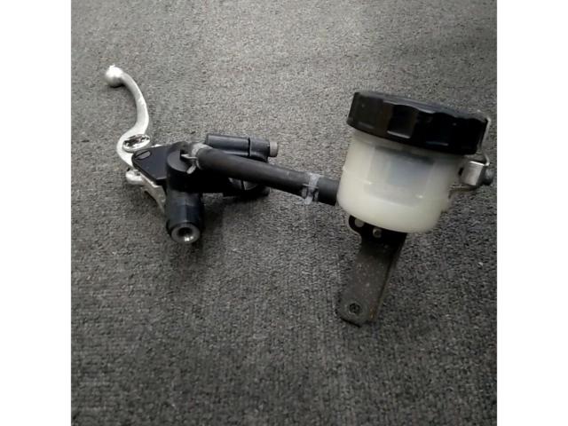 KAWASAKI
Kawasaki genuine brake master cylinder
5/8
Removed from ZX12R (ZXT20A)