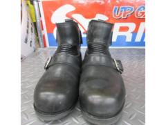 O's
MAX
WAY
HIWAY
TASTY
Boots
Five
1/2 (approximately 25.5?)