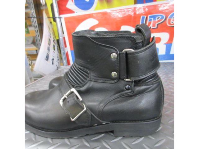 O's
MAX
WAY
HIWAY
TASTY
Boots
Five
1/2 (approximately 25.5?)