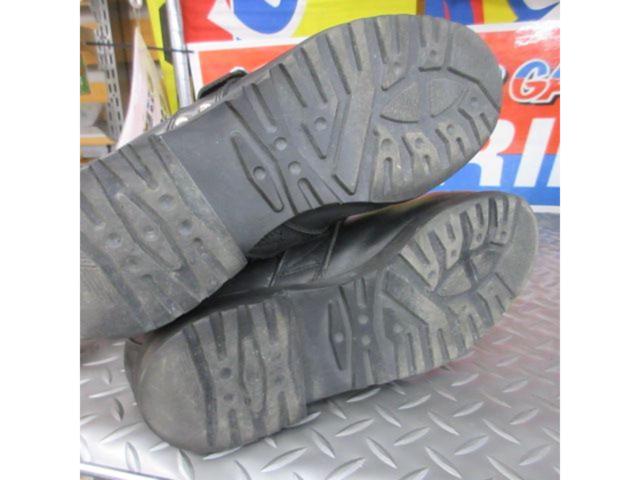 O's
MAX
WAY
HIWAY
TASTY
Boots
Five
1/2 (approximately 25.5?)