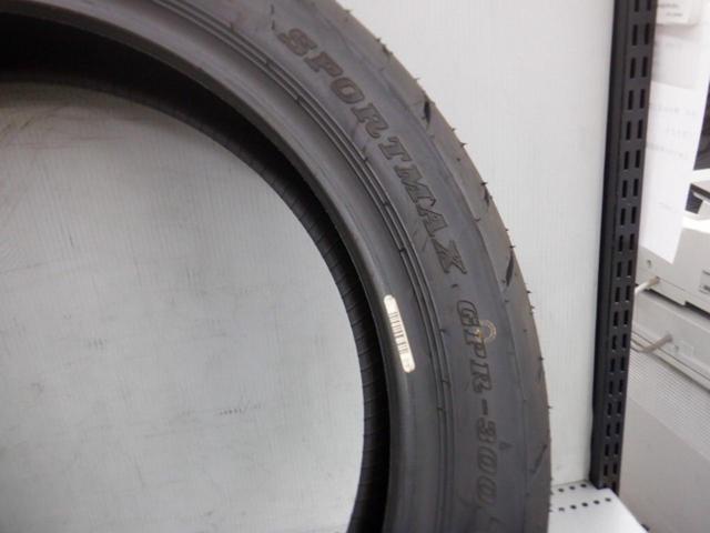 DUNLOP
SPORTMAX
GPR-300