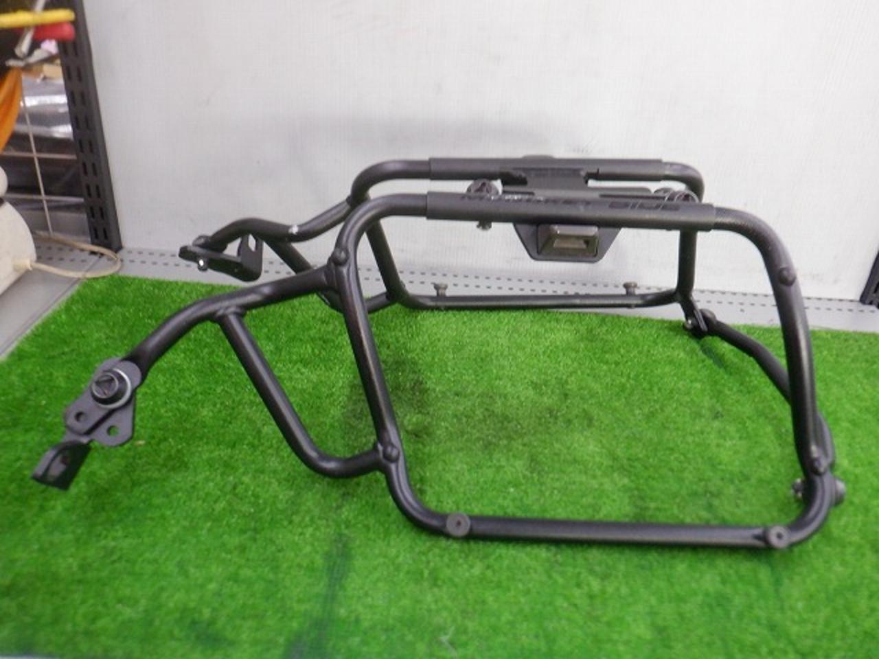 GIVI サイドケースフィッティング パニアホルダー