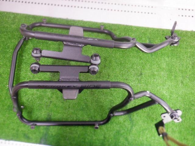 GIVI サイドケースフィッティング パニアホルダー
