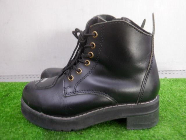 WILD
WING
Platform Swallow Boots
