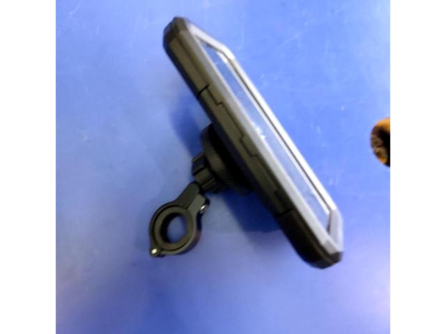 DEF  スマートフォンケース 免振機構付き