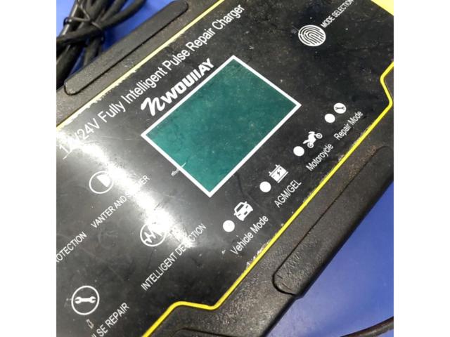 Battery charger from an unknown manufacturer