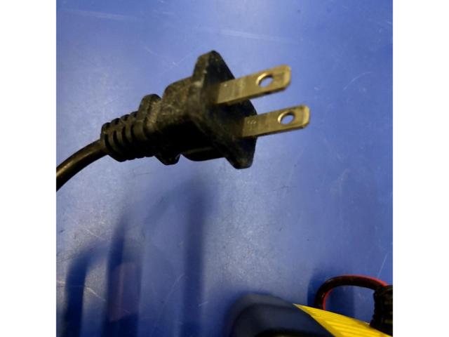 Battery charger from an unknown manufacturer