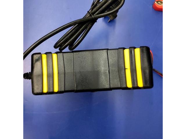 Battery charger from an unknown manufacturer