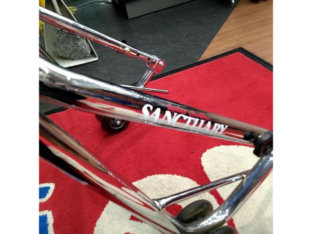 J-TRIP Maintenance Stand
Front