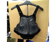POIdesigns ボディプロテクター フリーサイズ?