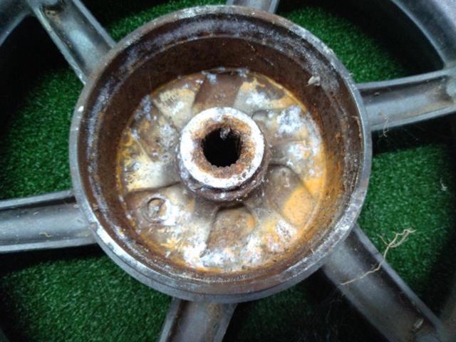 1HONDA
Original rear wheel