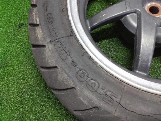 1HONDA
Original rear wheel