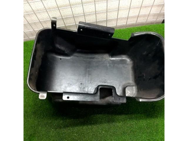 1メーカー不明 メットインボックス/シート下収納BOX