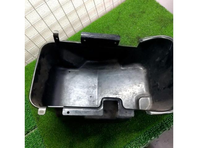 1メーカー不明 メットインボックス/シート下収納BOX