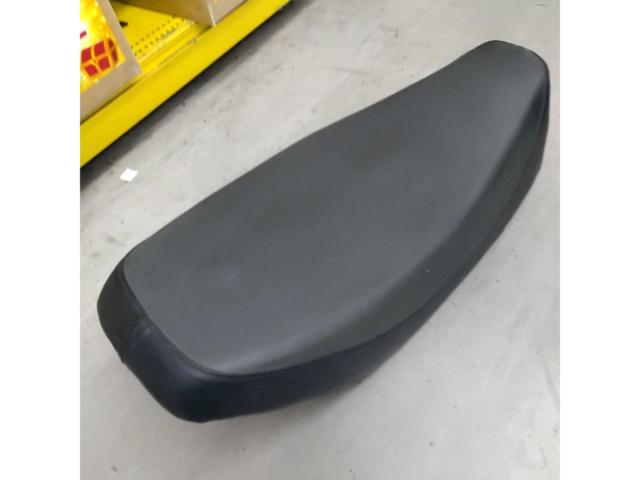 8YAMAHA 純正シート