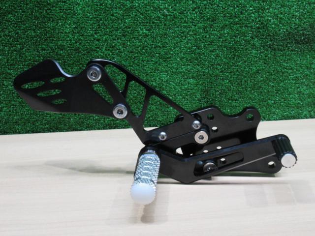 【廃盤/未使用】 6ポジションレーシングステップ YZF-R25(RG10J) DOGFIGHT RACING(ドッグファイトレーシング)