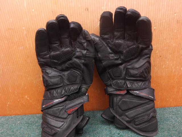 Size: L
FIVE GT2
Leather Gloves