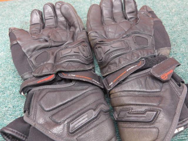 Size: L
FIVE GT2
Leather Gloves