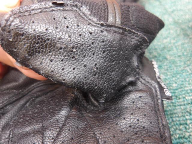 Size: L
FIVE GT2
Leather Gloves