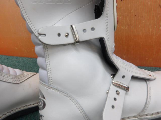 Size: 26.0cm
GAERNE
GMX
MACH80 Off-Road Boots