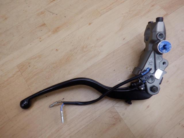 DUCATI
Genuine Brembo semi-radial clutch master cylinder
Vertical
Panigale
V2S
Removed in 2024