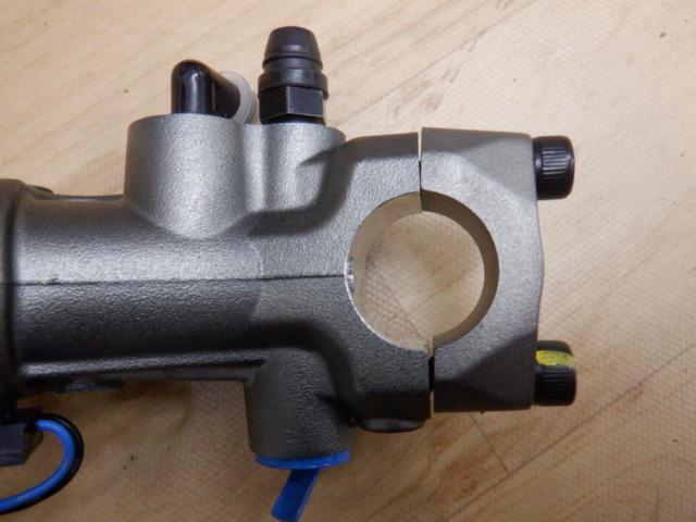 DUCATI
Genuine Brembo semi-radial clutch master cylinder
Vertical
Panigale
V2S
Removed in 2024