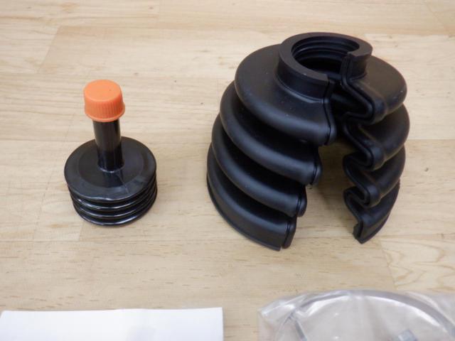 Speasy
Drive shaft boots
BAC-TG 05 R
Two
Noah/Voxy/ZZR70-80/100 series Hiace/KZH# etc.