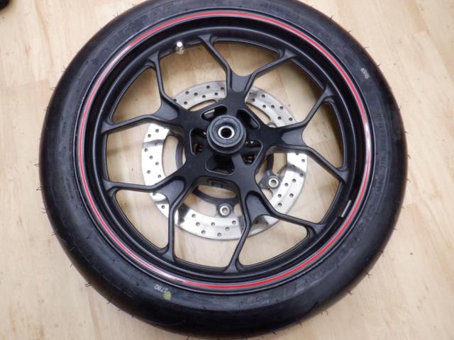 YAMAHA
Genuine front wheel
MT-03
RH13J
'19 years removed