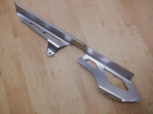 SUZUKI
Genuine chain cover
GSX1400
GY71A