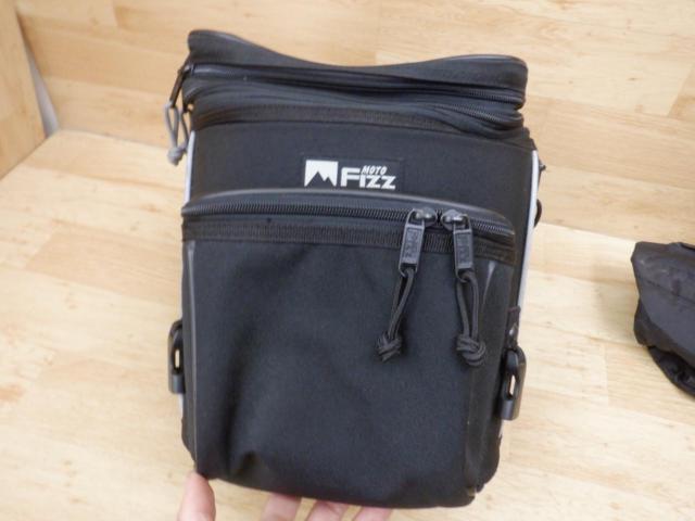 固定ベルト･ベルト止めストッパー無 MOTO FIZZ ラリータンクバッグ 吸盤タイプ MFK-180 容量13-21L