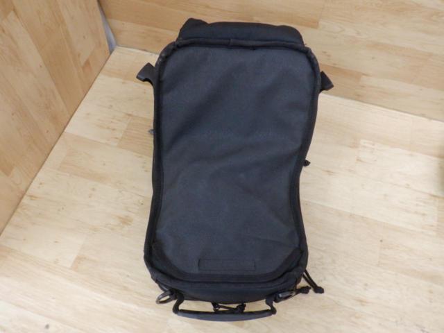 固定ベルト･ベルト止めストッパー無 MOTO FIZZ ラリータンクバッグ 吸盤タイプ MFK-180 容量13-21L