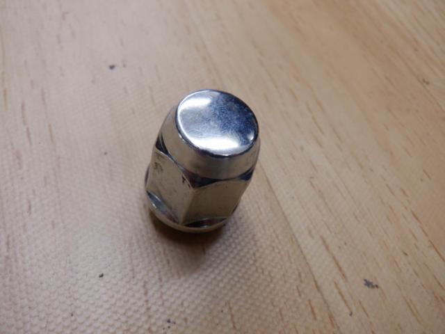 メーカー不明 ホイールナット P1.5 20個 HEX:19mm