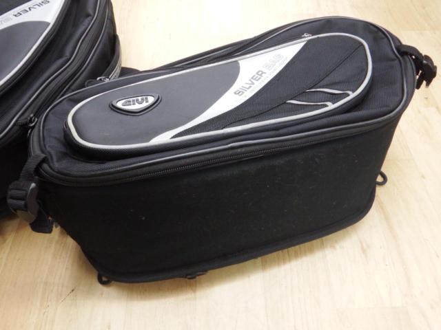 GIVI 可変式サイドバッグ SV201 容量:20-32L