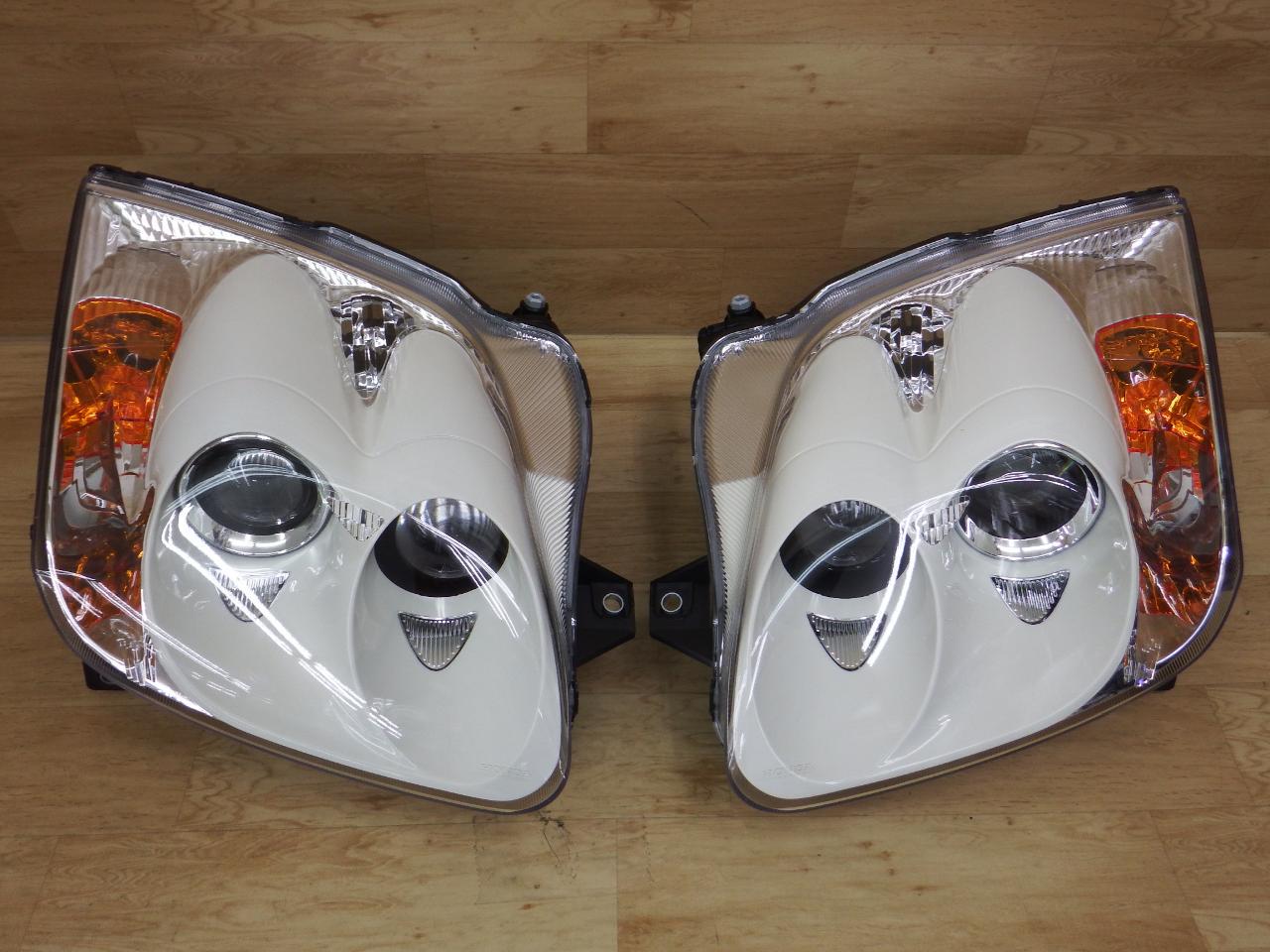 Unused, but there is some slight dirt inside the lens.
Left and right
HONDA
Genuine HID headlights
Inner: White
33101/33151-SL0-033ZB
NSX
NA1 / NA2
Late version