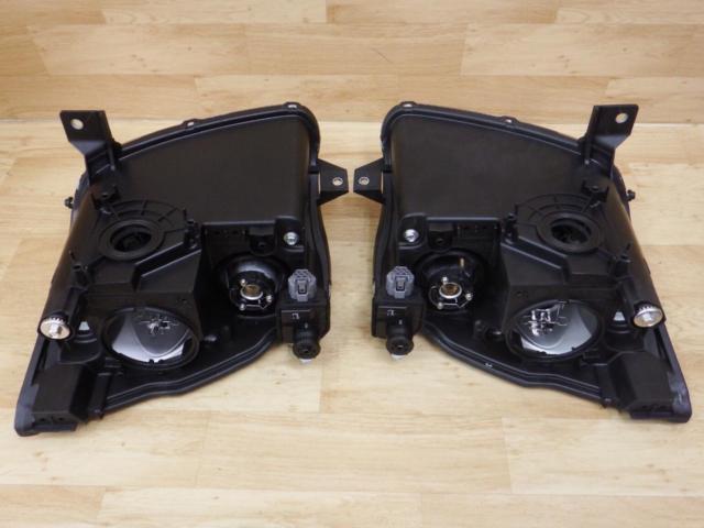 Unused, but there is some slight dirt inside the lens.
Left and right
HONDA
Genuine HID headlights
Inner: White
33101/33151-SL0-033ZB
NSX
NA1 / NA2
Late version