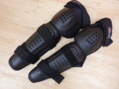 KOMINE
Triple knee protector 3
SK-608
One-size-fits-all