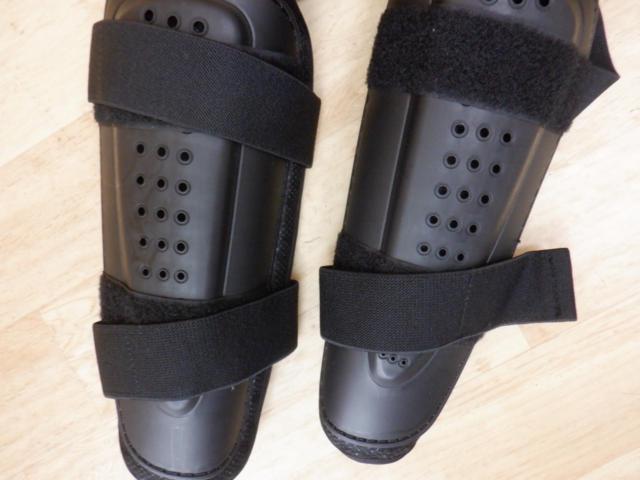 KOMINE
Triple knee protector 3
SK-608
One-size-fits-all