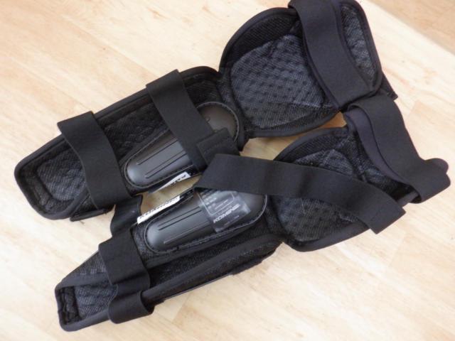 KOMINE
Triple knee protector 3
SK-608
One-size-fits-all
