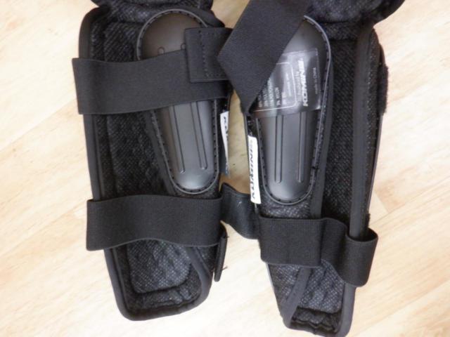KOMINE
Triple knee protector 3
SK-608
One-size-fits-all