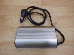 TOYOTA PORTABLE POWER OUTLET 入力12V/出力100V