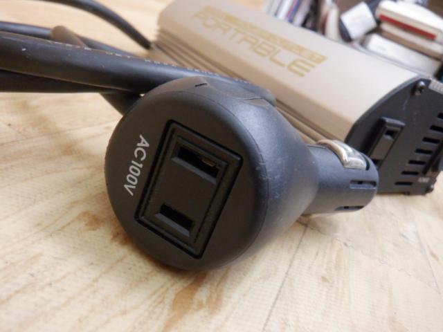 TOYOTA PORTABLE POWER OUTLET 入力12V/出力100V