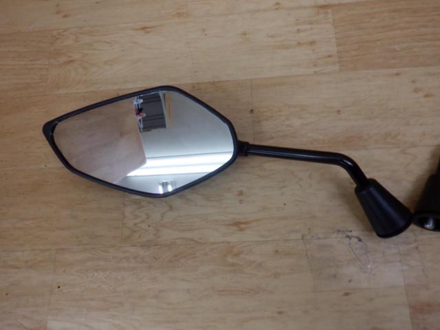 Right 8mm reverse / left 8mm positive screw
YAMAHA
Genuine mirror
Right and left
Signas X
SEM5J