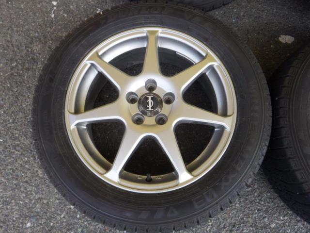 Unknown Manufacturer
7-spoke wheels
+ DUNLOP
WINTERMAXX03