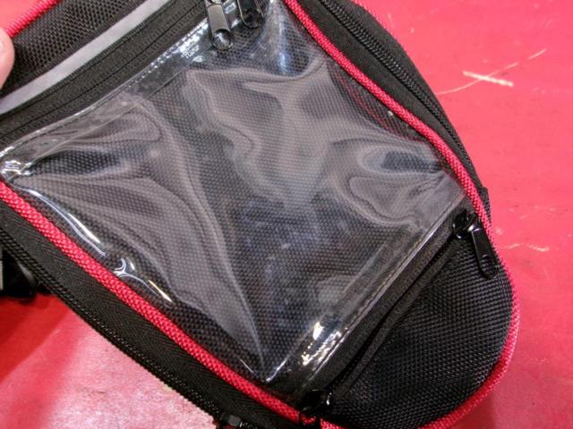 【DEGNER】 NB-171 マグネット式タンクバッグ レッドパイピング 容量:1.6L
