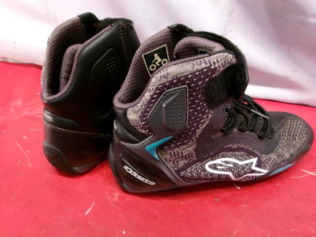 Size: US8.5/EUR40.5
Alpinestars
STELLA
FASTER-3
RIDEKNIT
Riding shoes